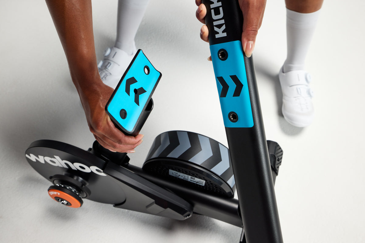 Direct-drive smart turbo trainer with Wi-Fi and 11-speed cassette - view 2
