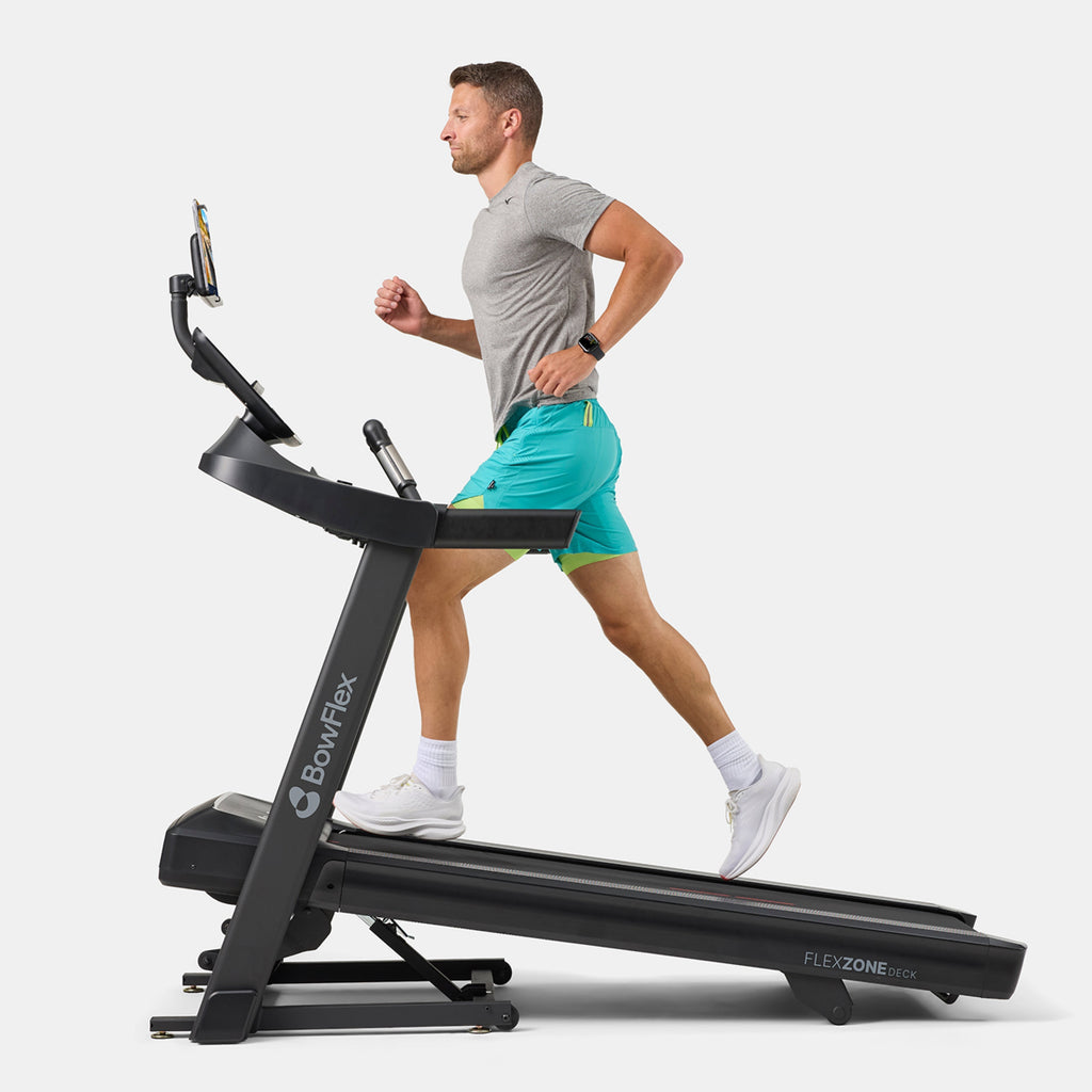 Folding treadmill with 20 km/h, 15% incline, speakers and fan