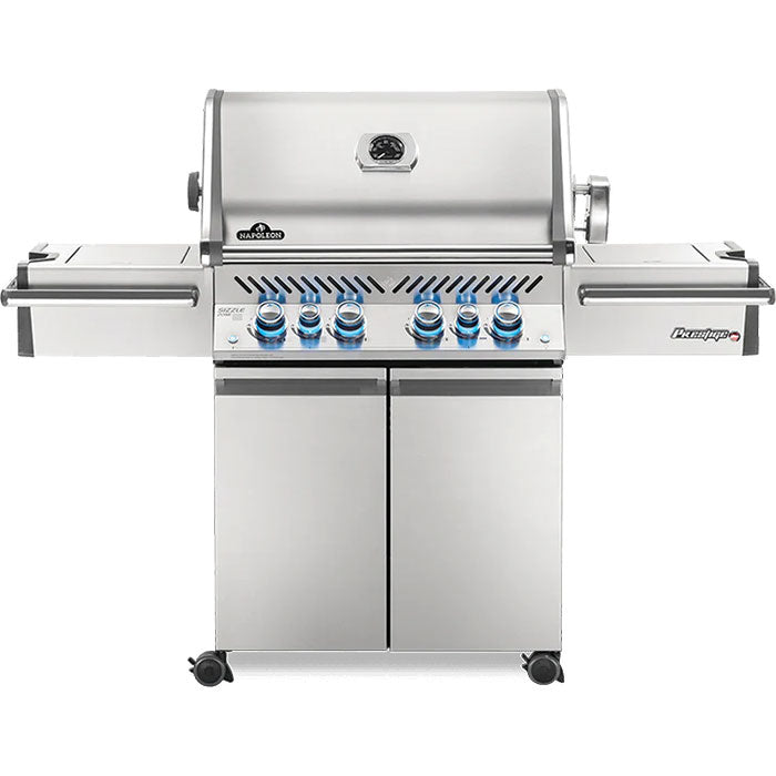 Stainless Four-Burner Natural Gas Barbecue with Infrared Burners and Lighting