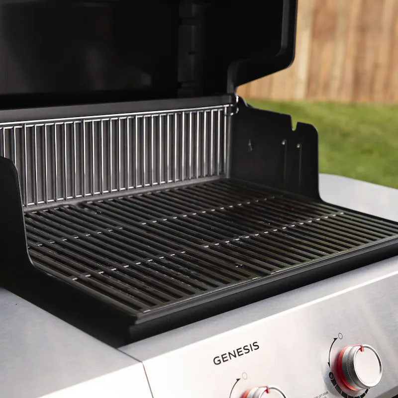 Three-burner gas barbecue with cast iron grates and warming rack - view 6