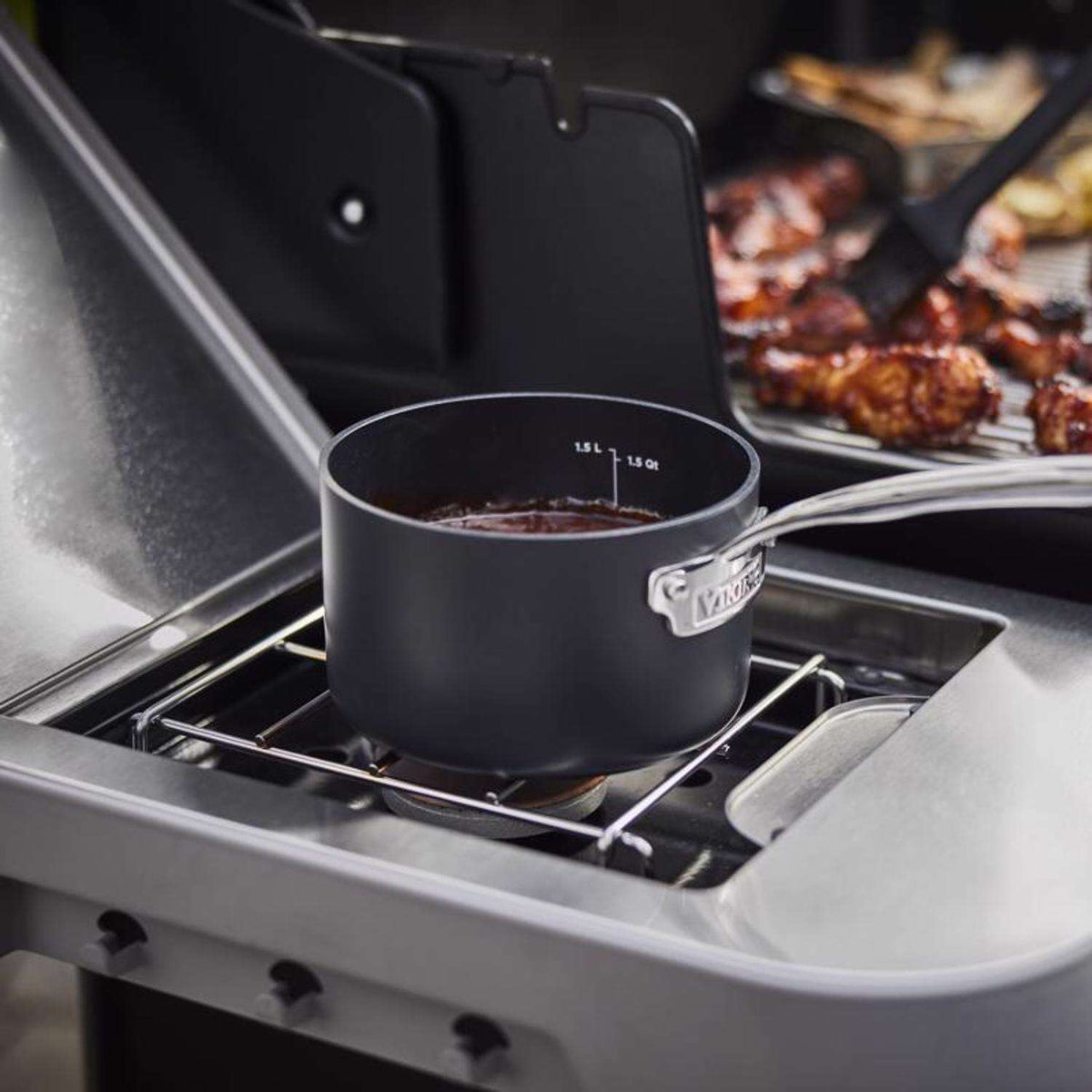 Three-Burner Gas Barbecue with Side Burner and 13,000 BTU Sear Zone - view 7