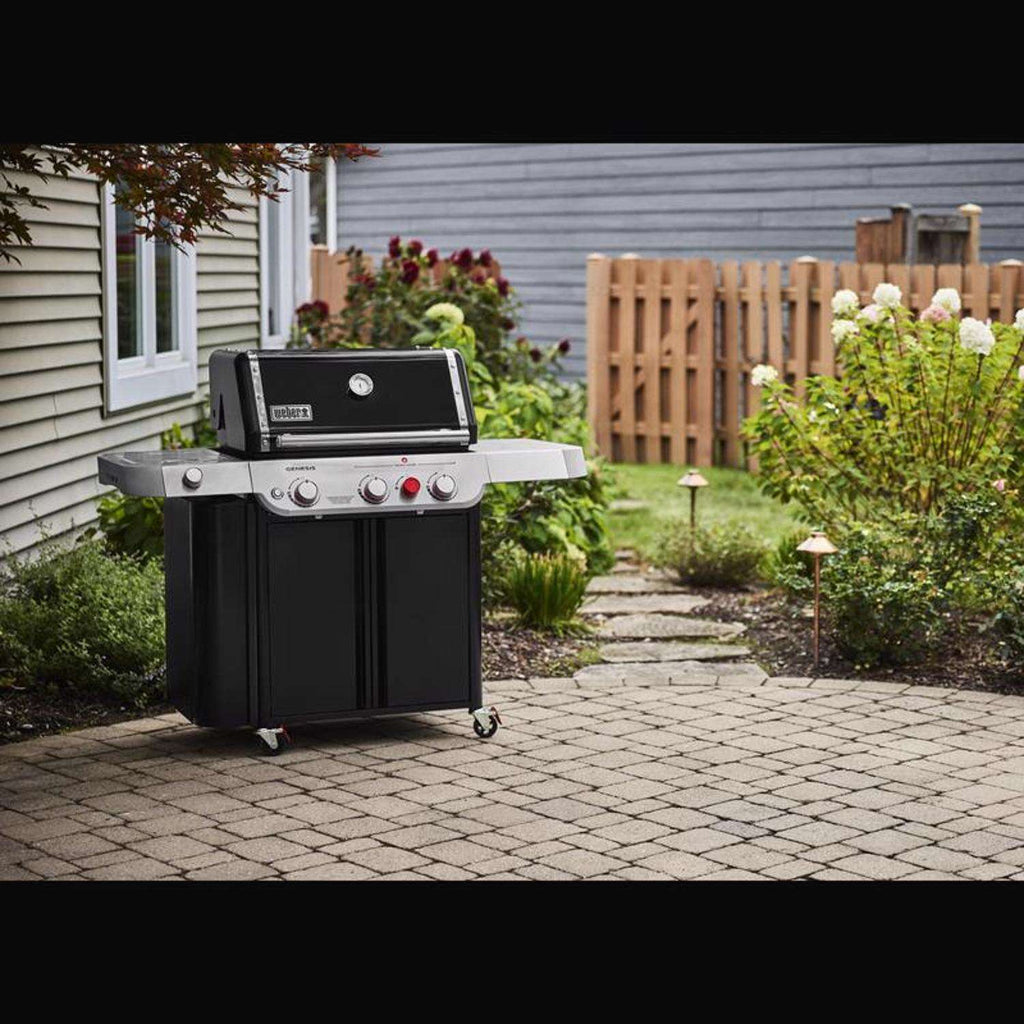 Three-Burner Gas Barbecue with Side Burner and 13,000 BTU Sear Zone - view 8