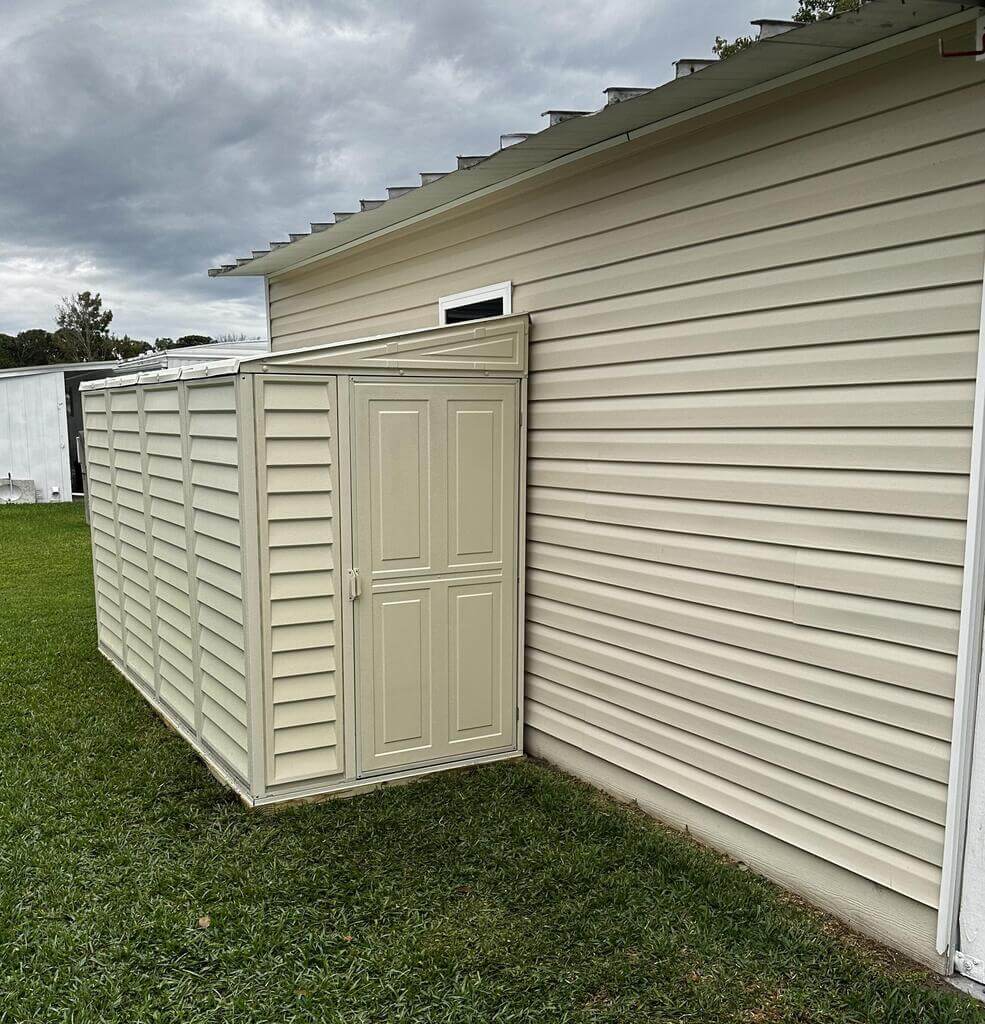 Vinyl Lean-To Shed 3.2 x 1.2 m (4 x 10 ft) Single Door - Ivory - image 2