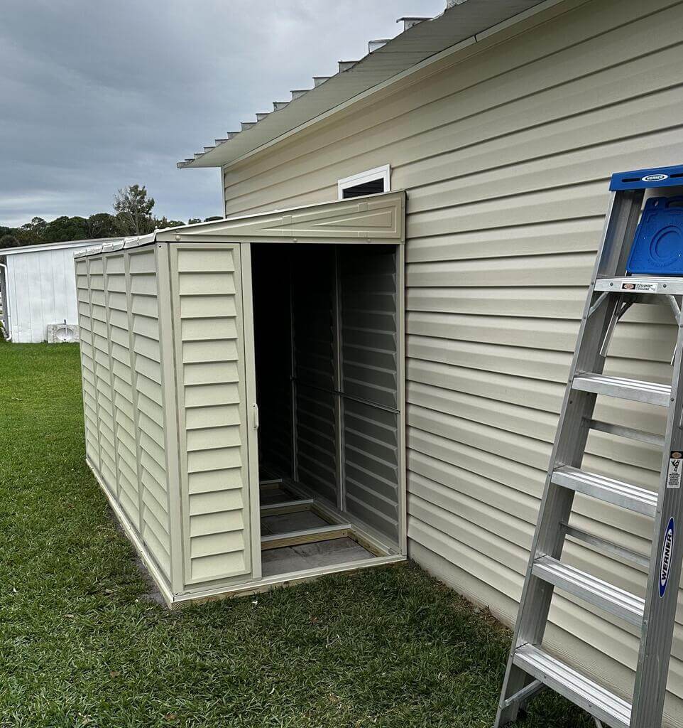 Vinyl Lean-To Shed 3.2 x 1.2 m (4 x 10 ft) Single Door - Ivory - image 3