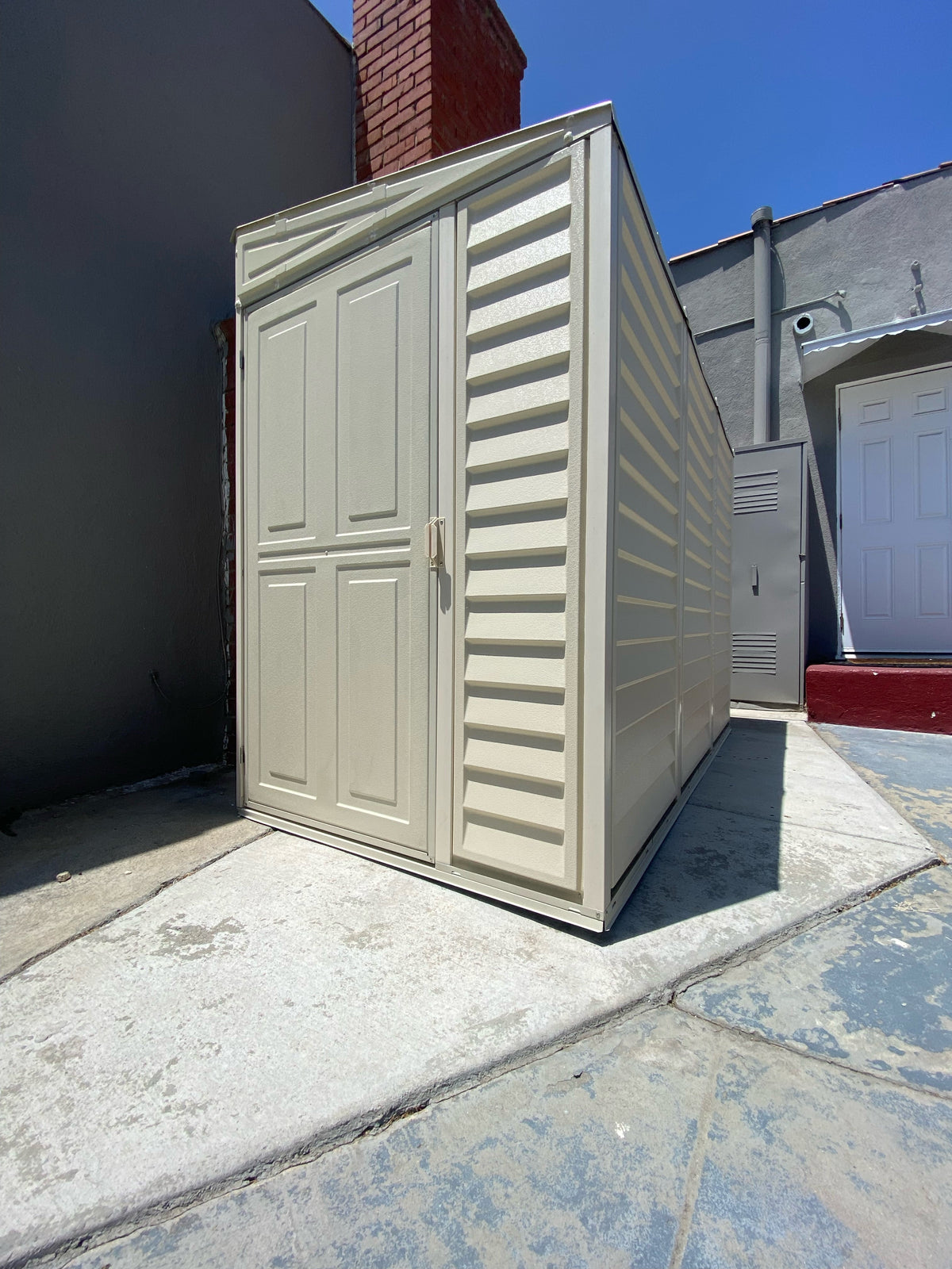 Vinyl Side Shed 1.2 x 2.4 m (4 x 8 ft) with Reversible Door and Foundation - image 18