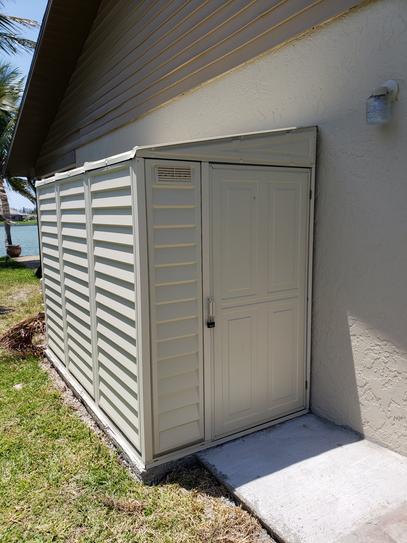 Vinyl Side Shed 1.2 x 2.4 m (4 x 8 ft) with Reversible Door and Foundation - image 19