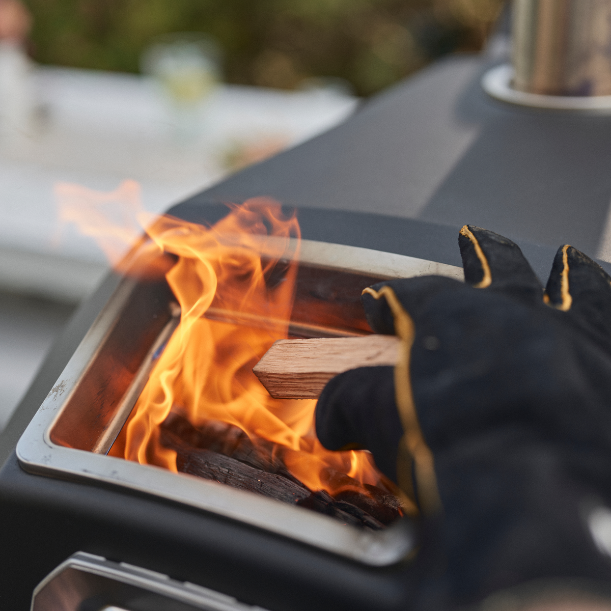 Wood and Charcoal Pizza Oven 17 Inch with Glass Door and Bluetooth Probe - image 6