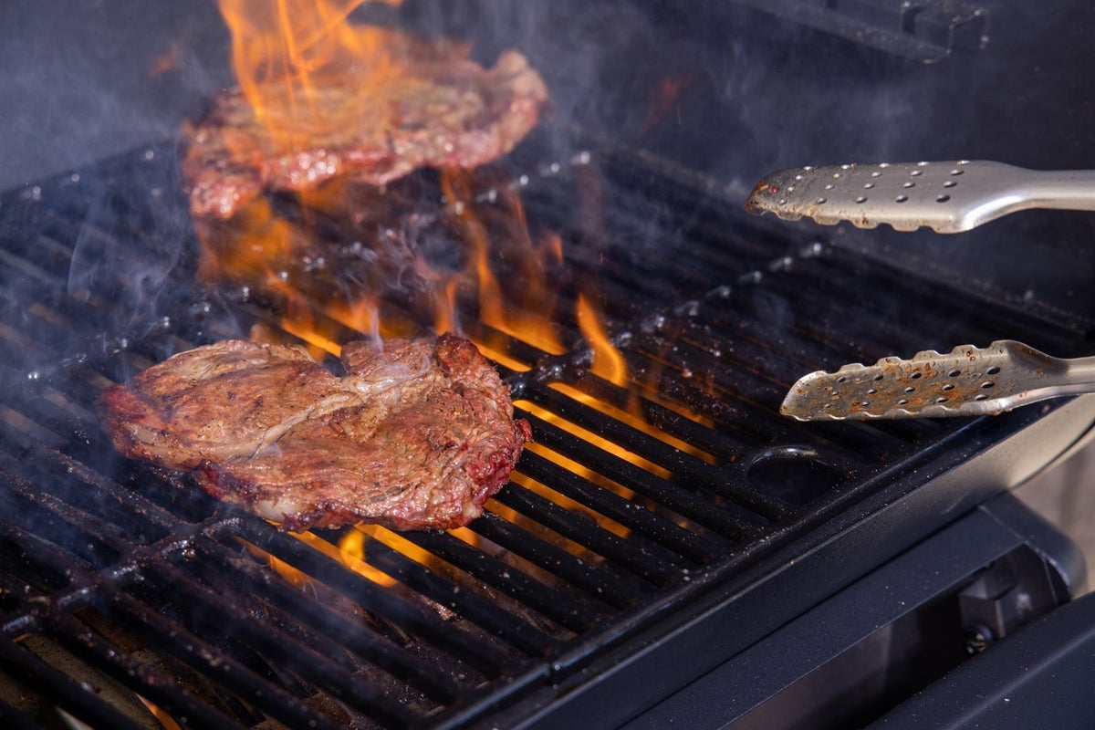 Wood Pellet BBQ Smoker with Wi-Fi and Direct Flame Searing 8,487 sq cm - image 16